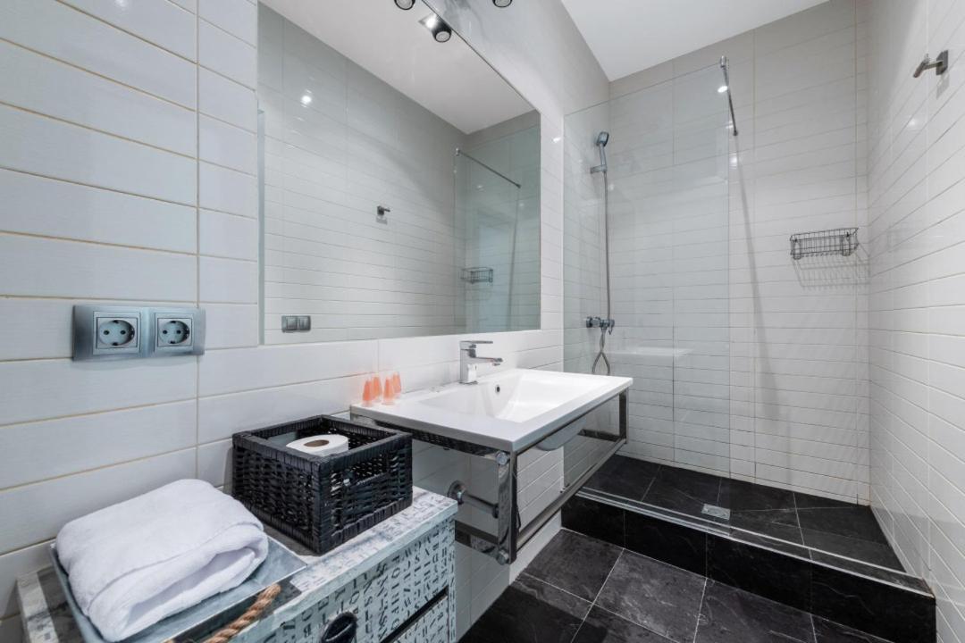 1 Bedroom 1 Bathroom Furnished - Sol - Downtown - Minty Stay Madrid Exterior photo